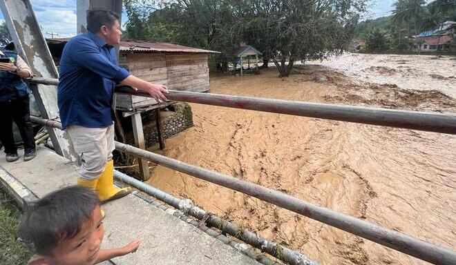 Gerak Cepat, Gubernur Herman Deru Langsung Tinjau Sungai Lim Penyebab Banjir Bandang di Lahat