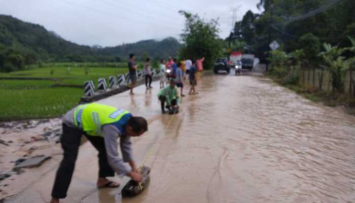 Hujan Deras di Kabupaten Lahat: Debit Air Sungai Meningkat, Ancam Daerah Rawan Banjir