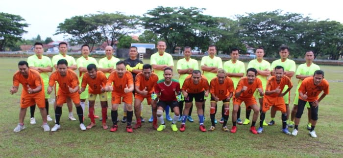 Perkuat Silaturahmi, Dandim 0402 OKI Ajak Wartawan Main Sepakbola
