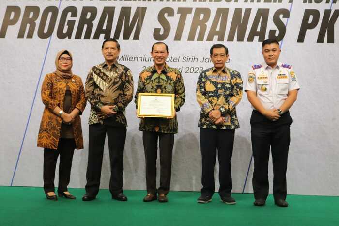 Pemkot Palembang Terima Penghargaan Stranas PK Terakreditasi A