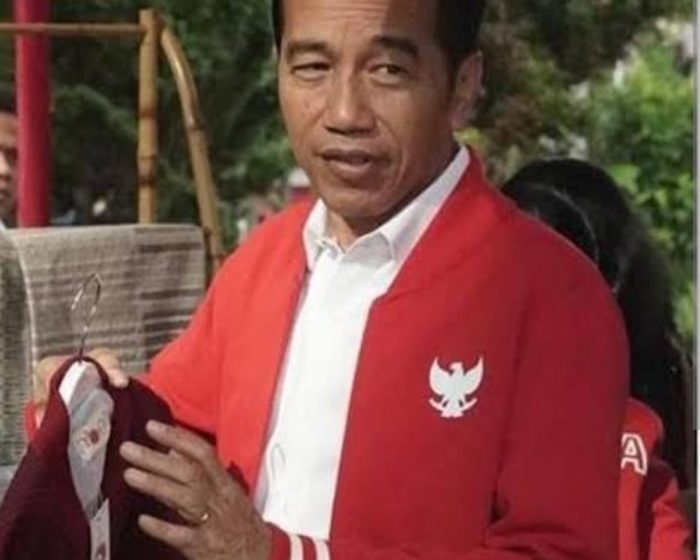 Nah Loh! Presiden Jokowi Mengaku Pusing Urusan Bola 