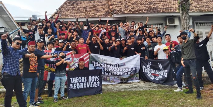 Bagi Takjil dan Bukber, Doakan Sriwijaya FC Kembali ke Liga 1