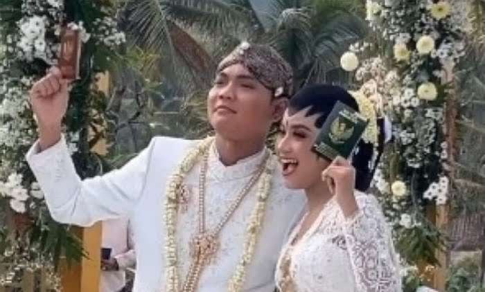 Sah! Tri Suaka dan Nabila Maharani Resmi Menikah di Tepi Pantai Parang Tritis