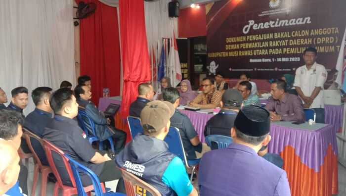 Datangi KPUD, Ketua DPD Nasdem Muratara Sebut Bukan Mau Daftar Pencalonan