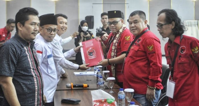 Pengurus DPD PDI Perjuangan Sampaikan Berkas ke KPU, Berjuang Menangkan Pemilu 2024