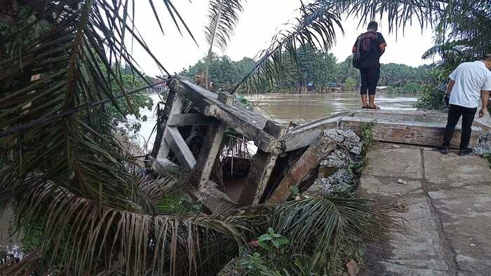 Tujuh Jembatan di Musi Rawas Putus Diterjang Banjir