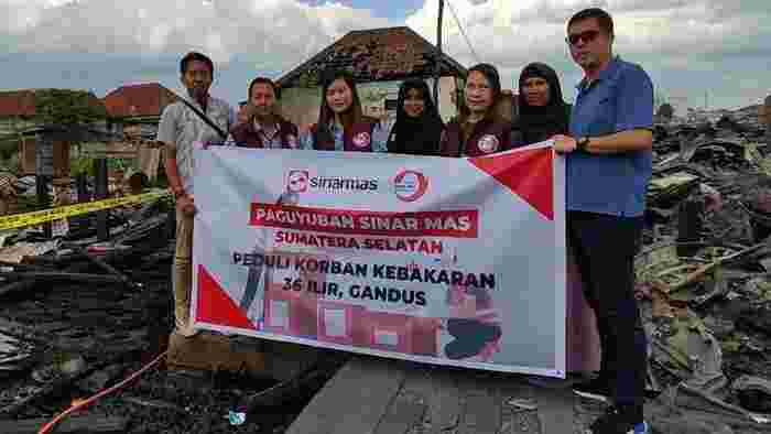 Bentuk Kepedulian, PSM Sumsel Salurkan Bantuan untuk Korban Kebakaran di Palembang