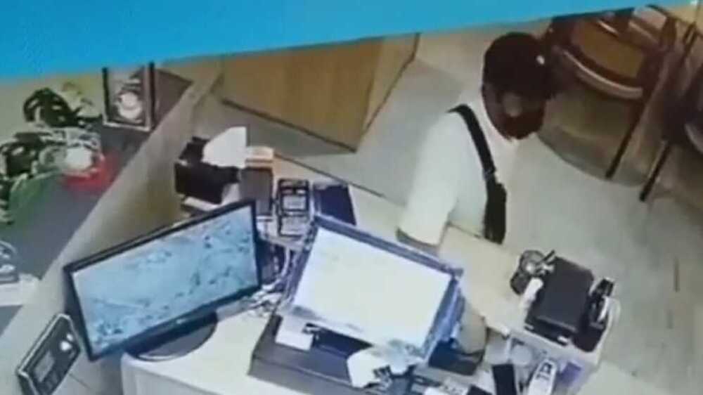Video Viral, Pencuri Sabet Tiga Smartphone dalam Waktu Singkat di Pusat Perbelanjaan